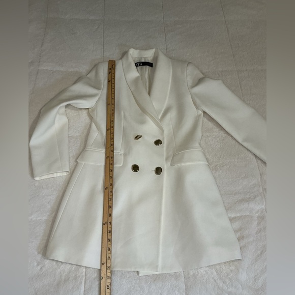Zara Elegant White Double-Breasted Women's Coat - Picture 4 of 8